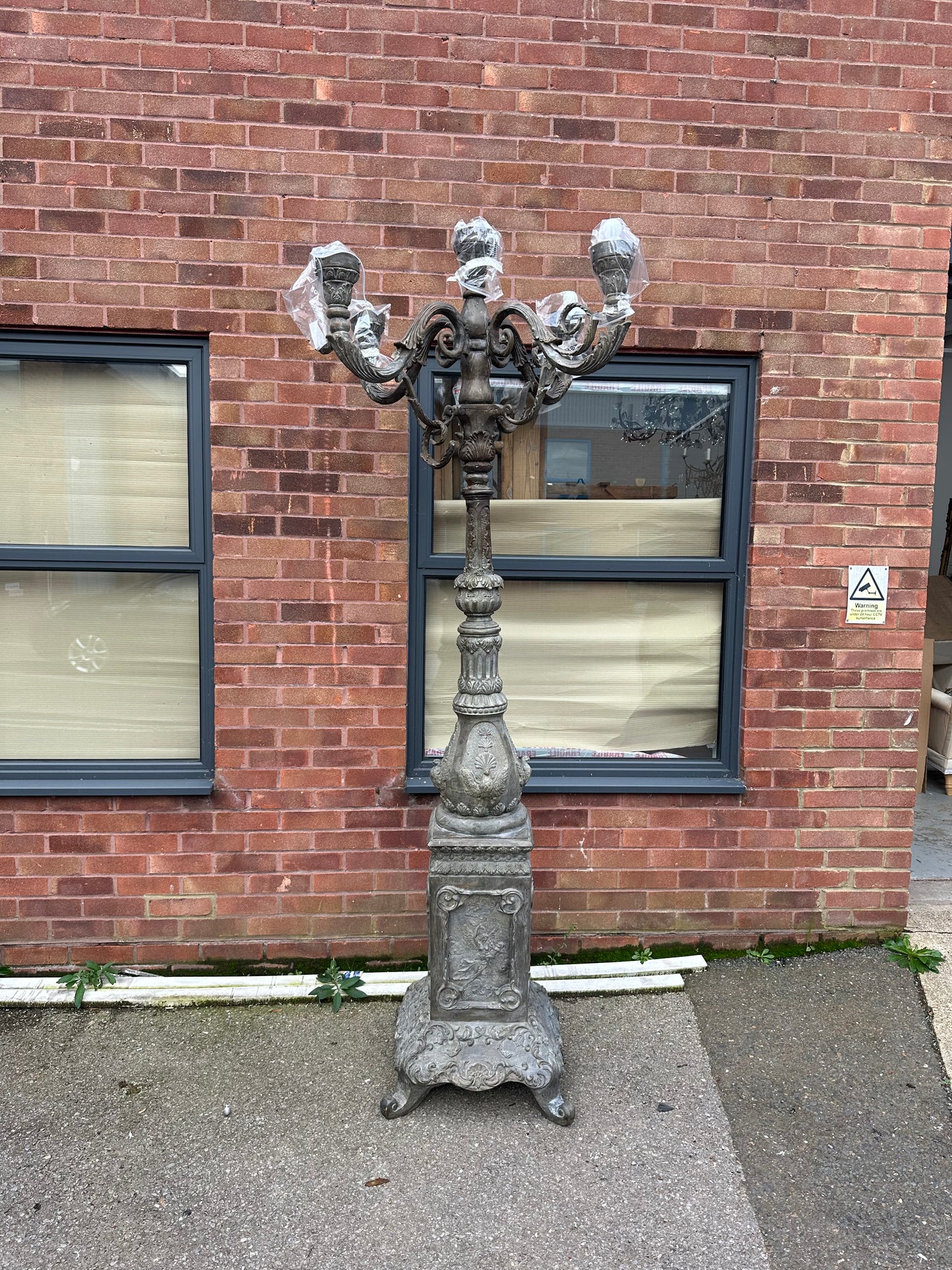 Very rare, solid bronze lamp post from the Waldorf Astoria, original and working