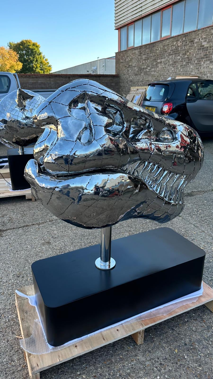 “Art Paris” sculpture, one of a kind, T-Rex skull