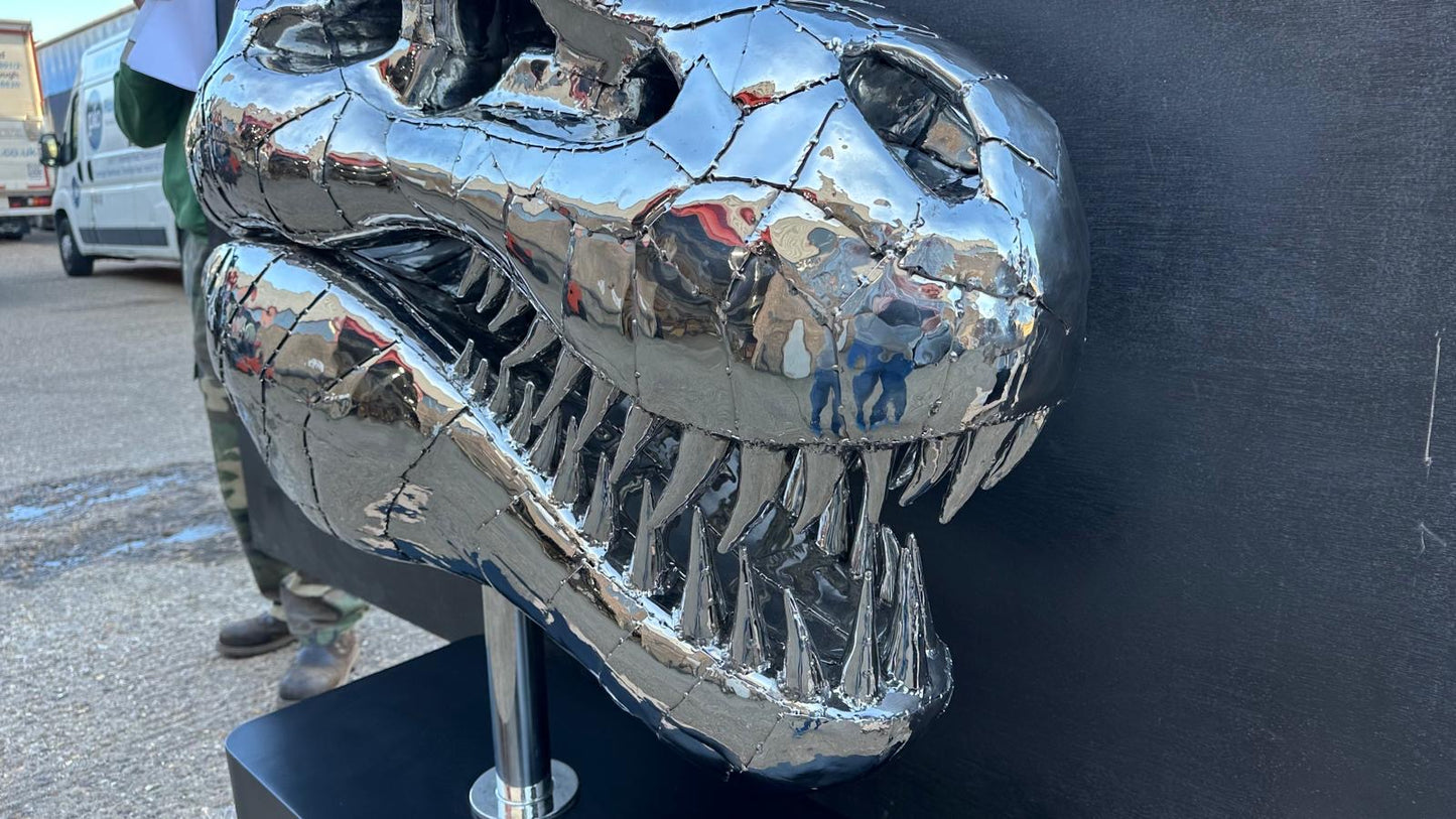 “Art Paris” sculpture, one of a kind, T-Rex skull