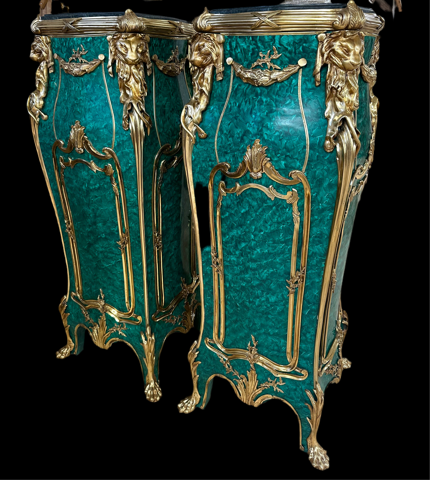 Beautiful pair of Louis XV green malachite, bronze mounted lion head stands