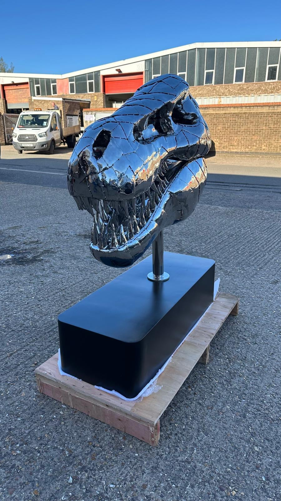 “Art Paris” sculpture, one of a kind, T-Rex skull